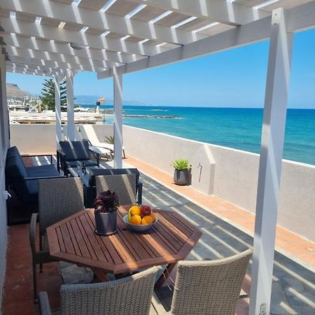 Astra Sea View Apartment, Sea Front Kokkini Hani Екстериор снимка